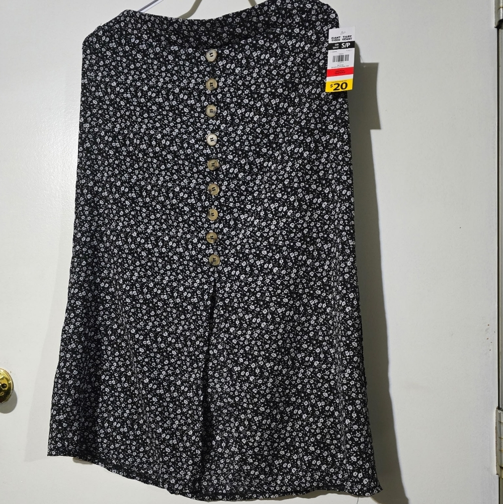 Chic Black Floral Midi Skirt